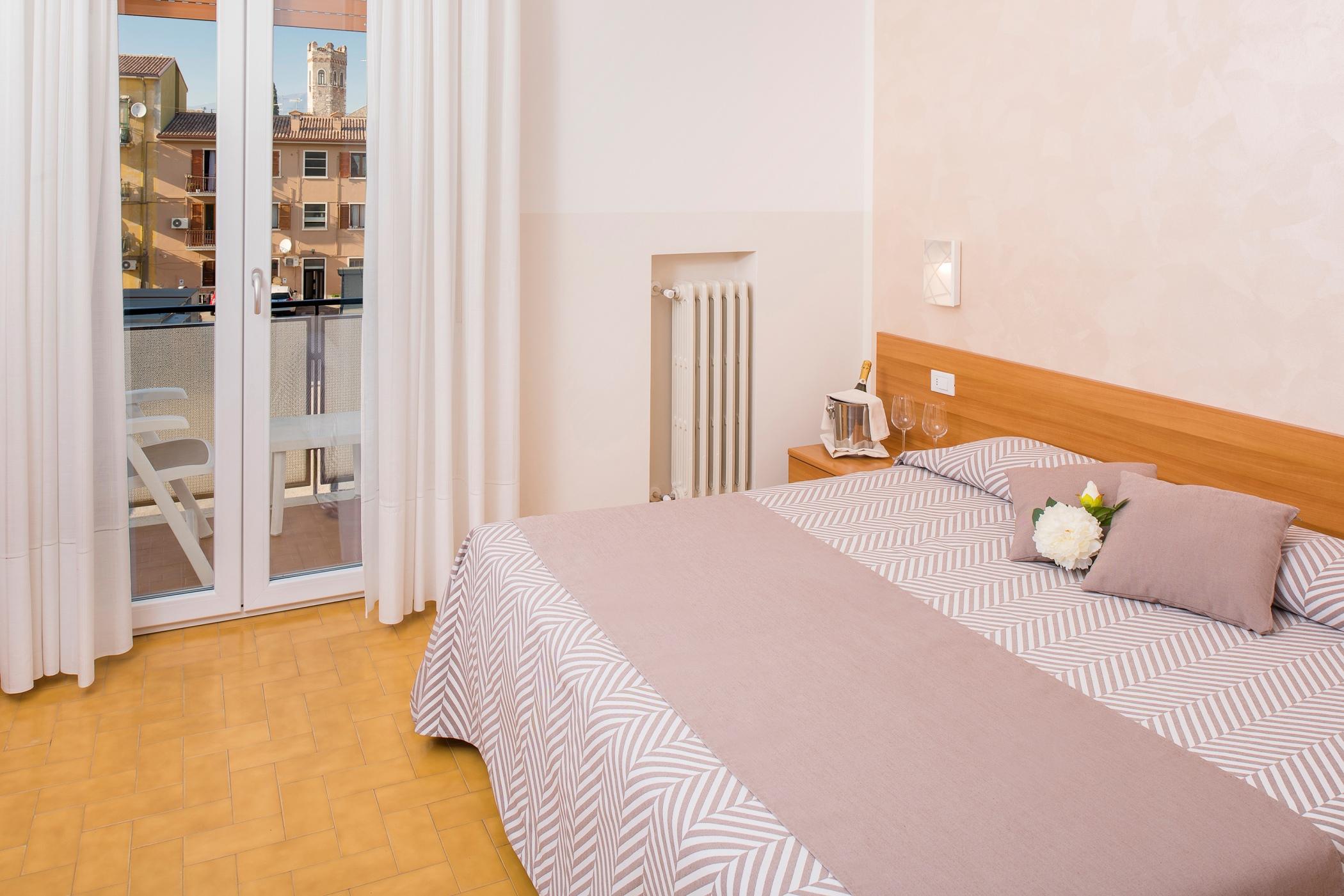 Hotel Taormina Бардолино Экстерьер фото
