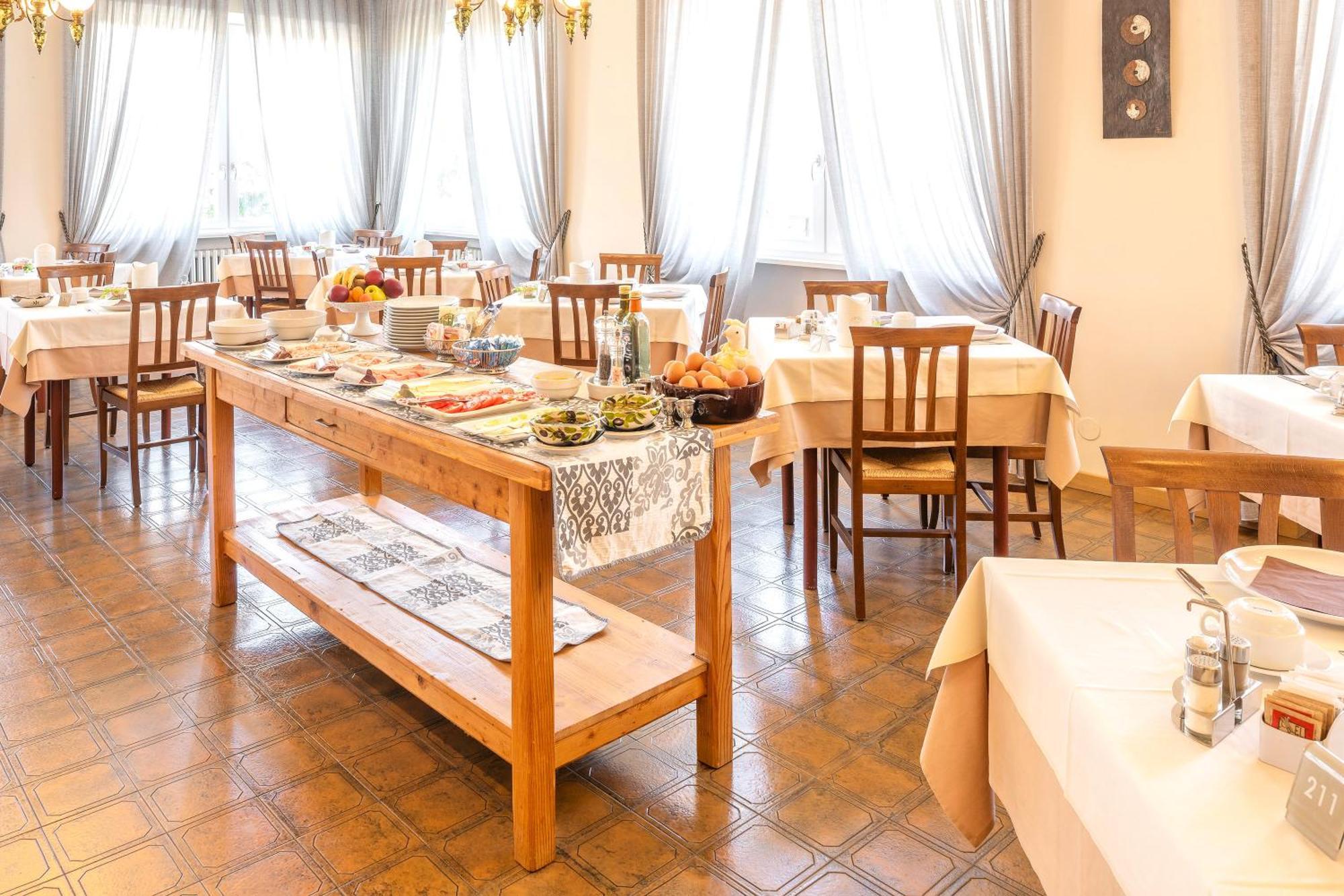 Hotel Taormina Бардолино Экстерьер фото