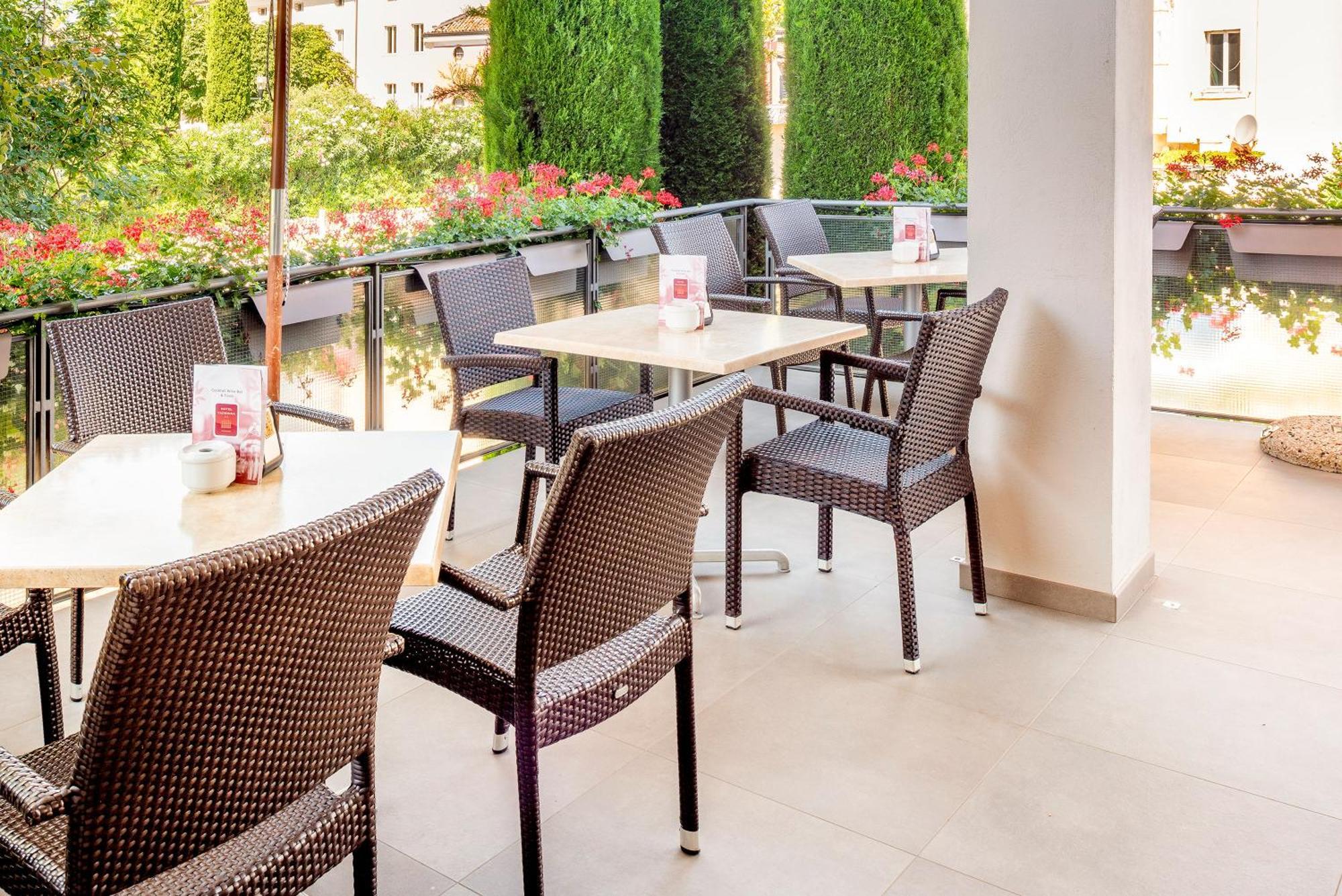 Hotel Taormina Бардолино Экстерьер фото