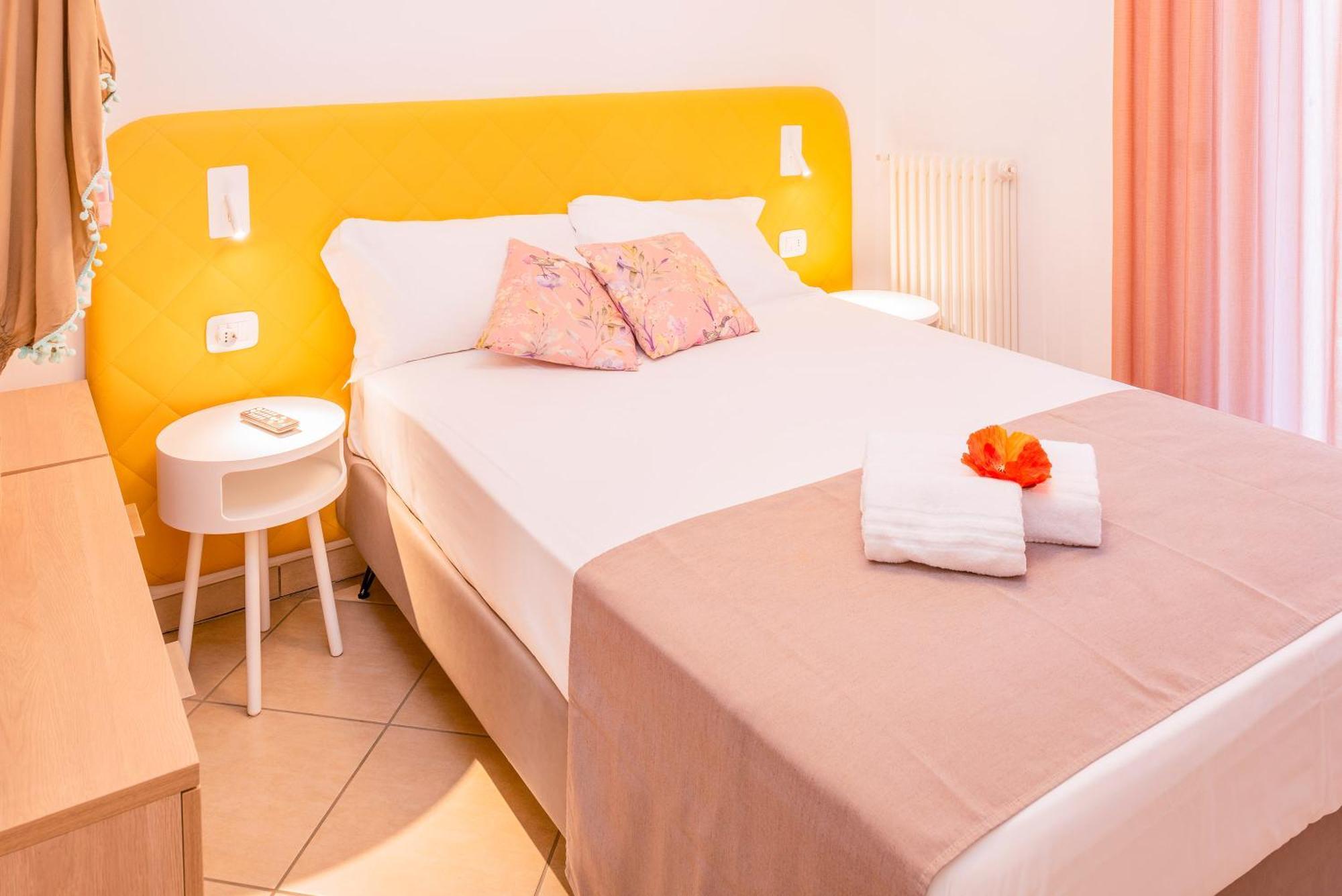 Hotel Taormina Бардолино Экстерьер фото