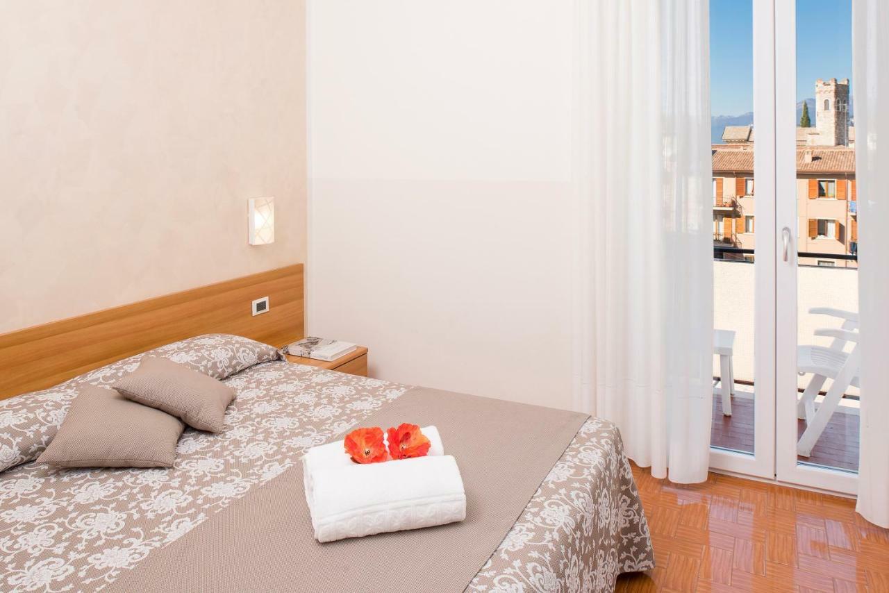 Hotel Taormina Бардолино Экстерьер фото